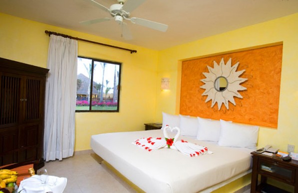 Allegro Cozumel bedroom